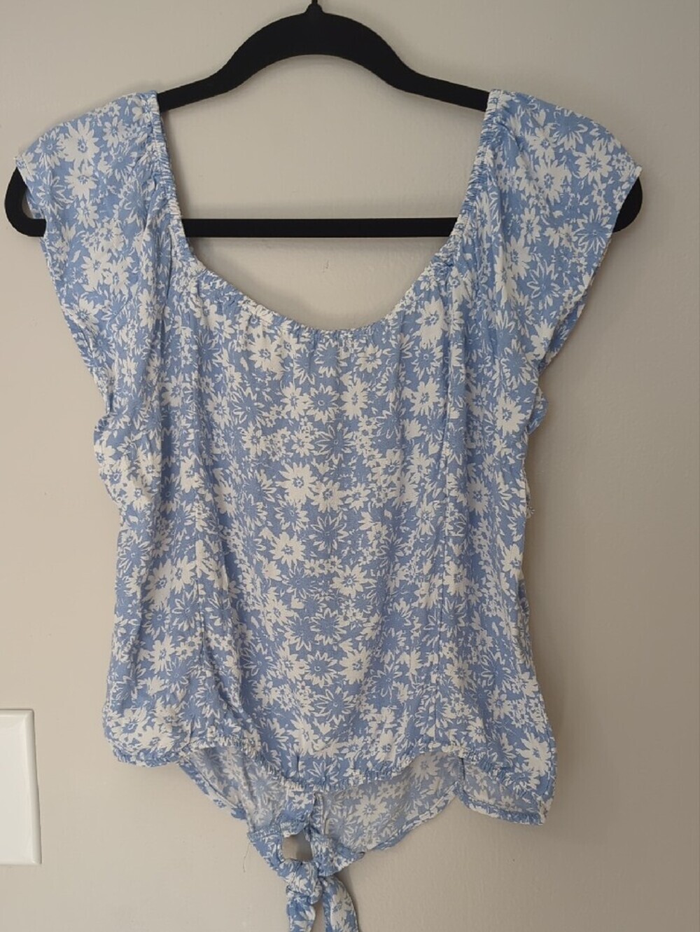 American Eagle Outfitters Women's Large Powder Blue White Floral Button-Tie Top - Picture 2 of 5